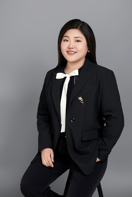 闫岩 律师